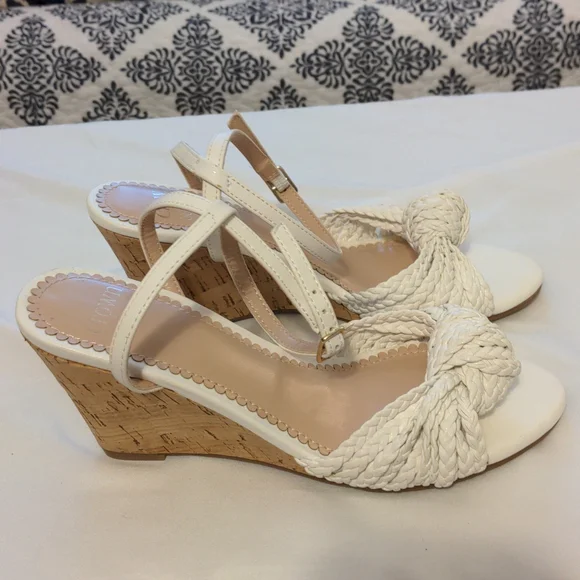 NWT Crown & Ivey Wedge Sandals - Picture 3 of 5